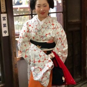 Meet your Posher, Polly